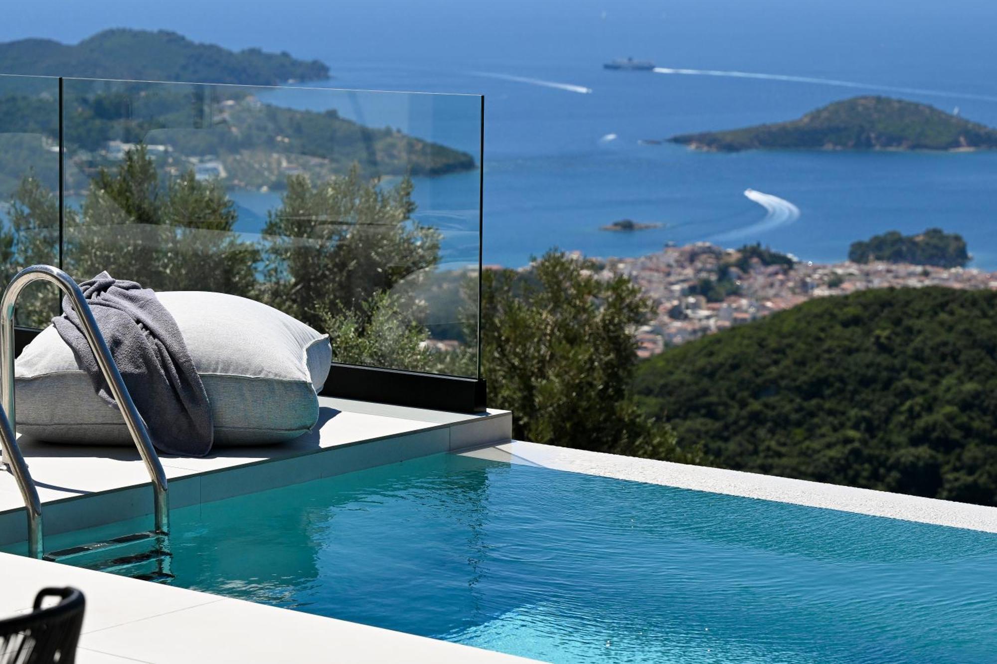 Etherial View Skiathos-Stadt