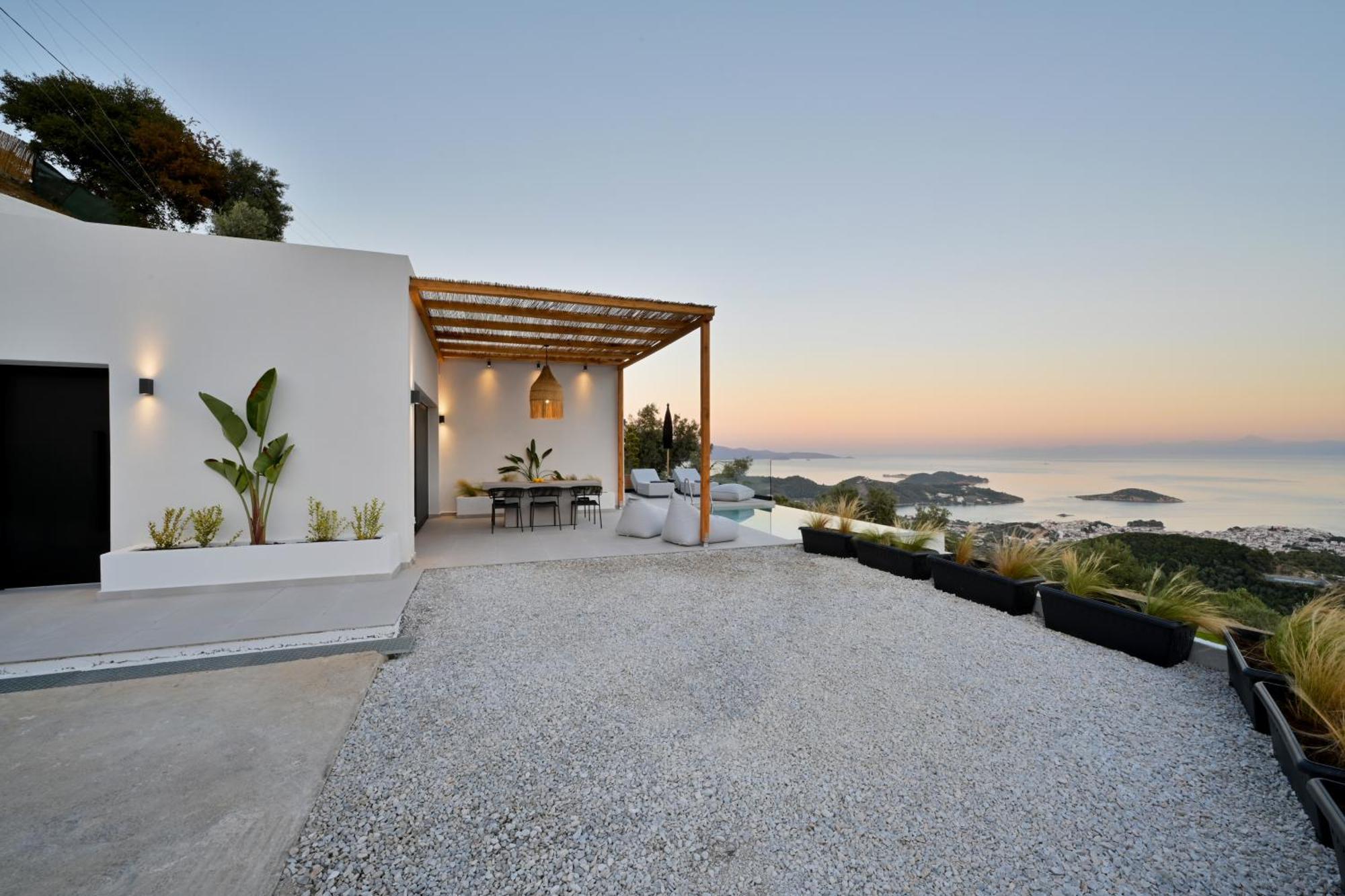 Etherial View * Skiathos-Stadt